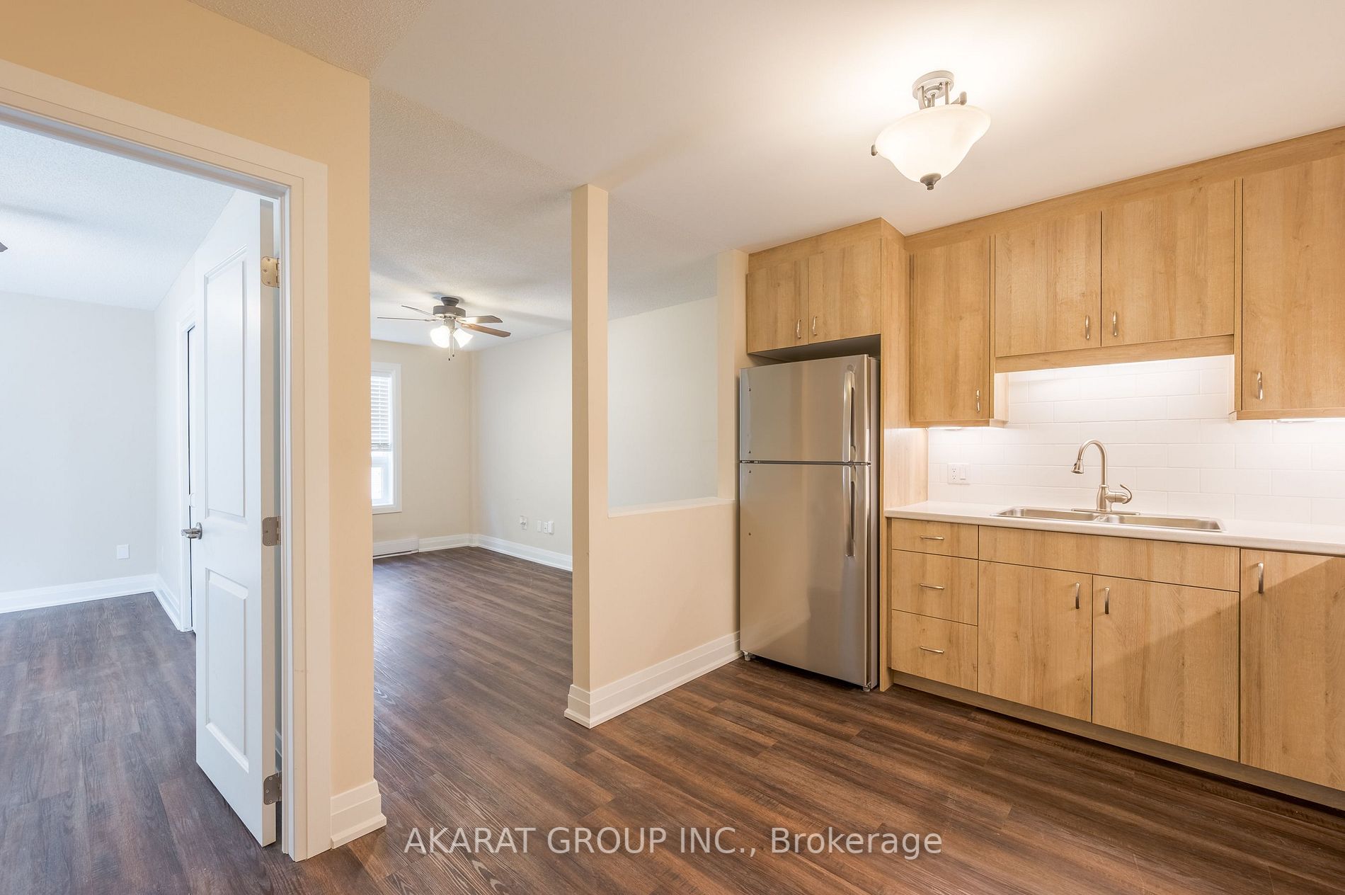 26 Spencer St E, #212