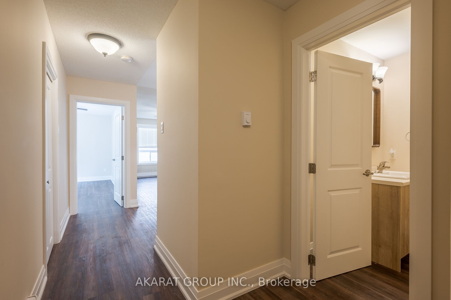 26 Spencer St E, #212