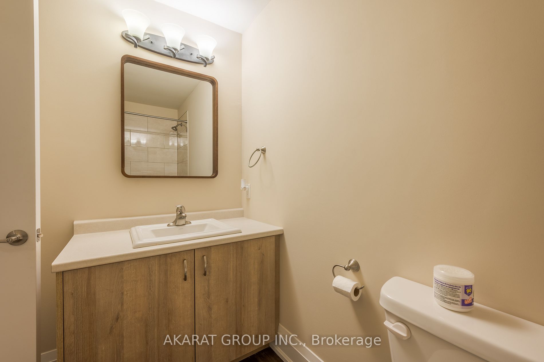 26 Spencer St E, #212