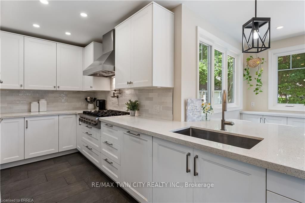 64 RIDGEWOOD Drive