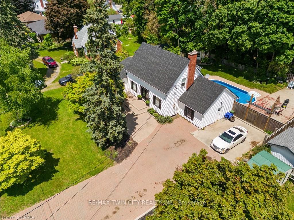 64 RIDGEWOOD Drive
