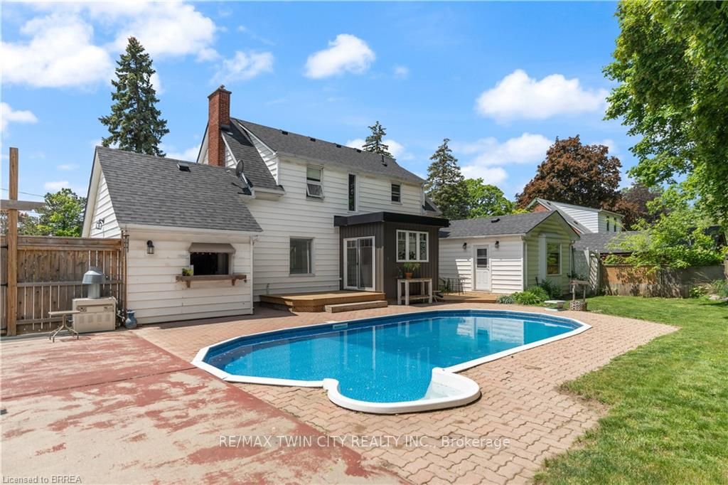 64 RIDGEWOOD Drive