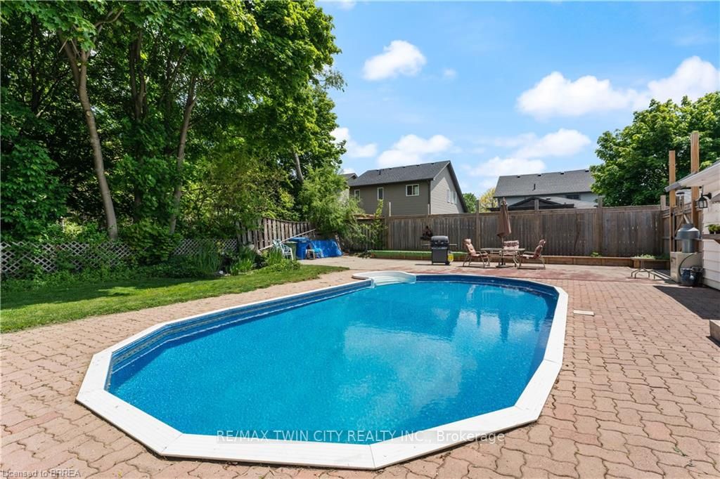 64 RIDGEWOOD Drive
