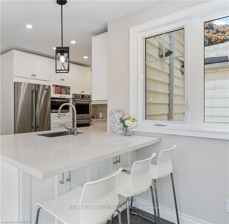 64 RIDGEWOOD Drive