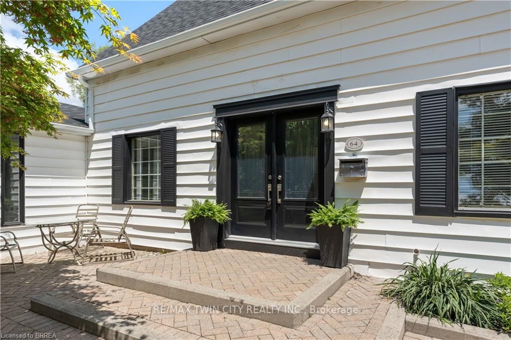64 RIDGEWOOD Drive