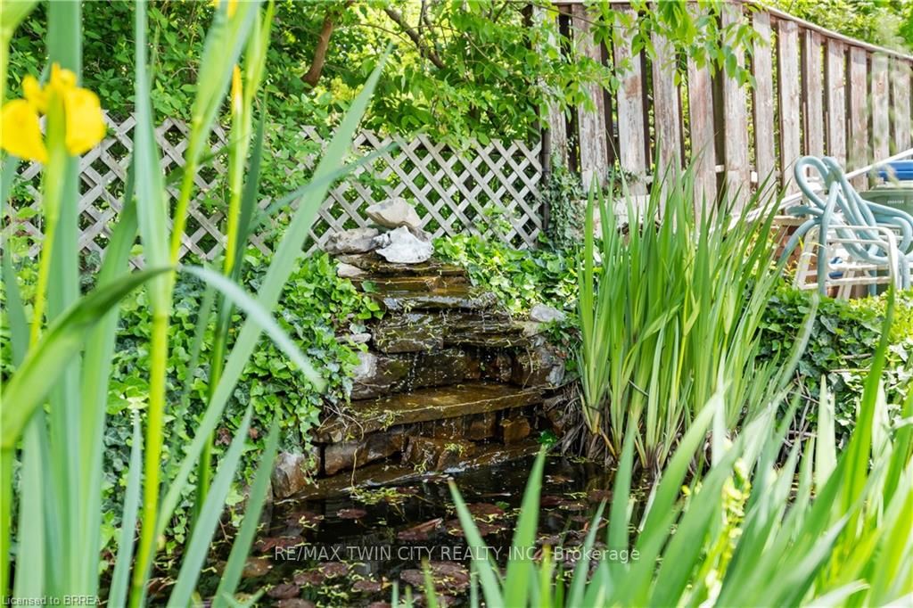 64 RIDGEWOOD Drive
