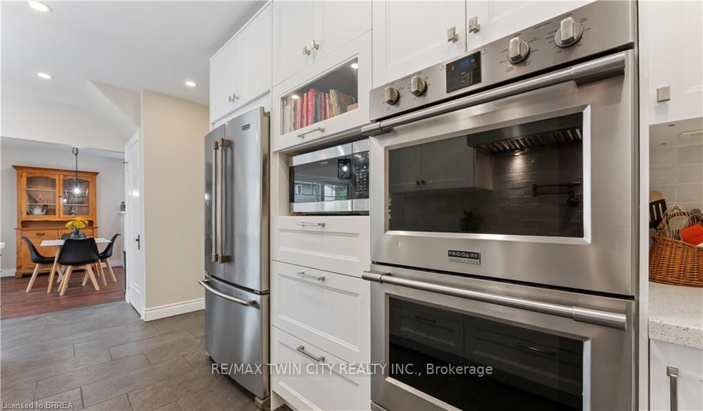 64 RIDGEWOOD Drive