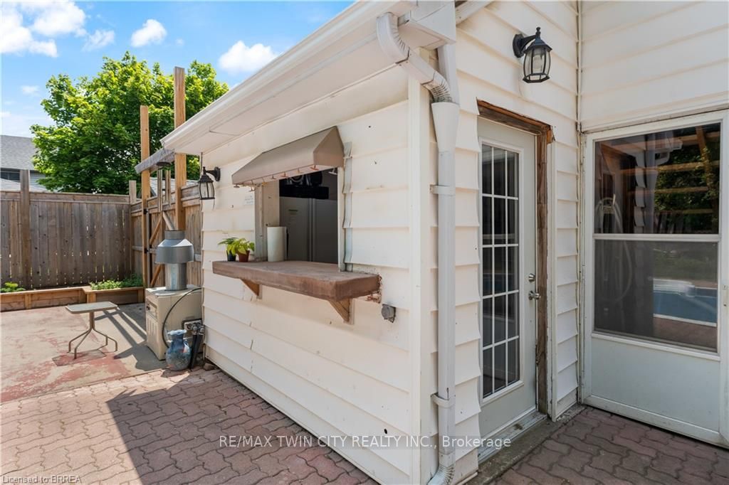 64 RIDGEWOOD Drive