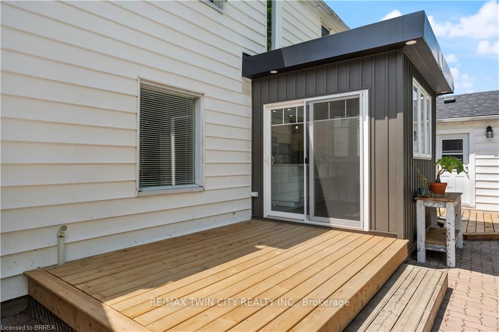 64 RIDGEWOOD Drive