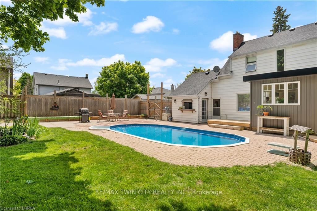 64 RIDGEWOOD Drive