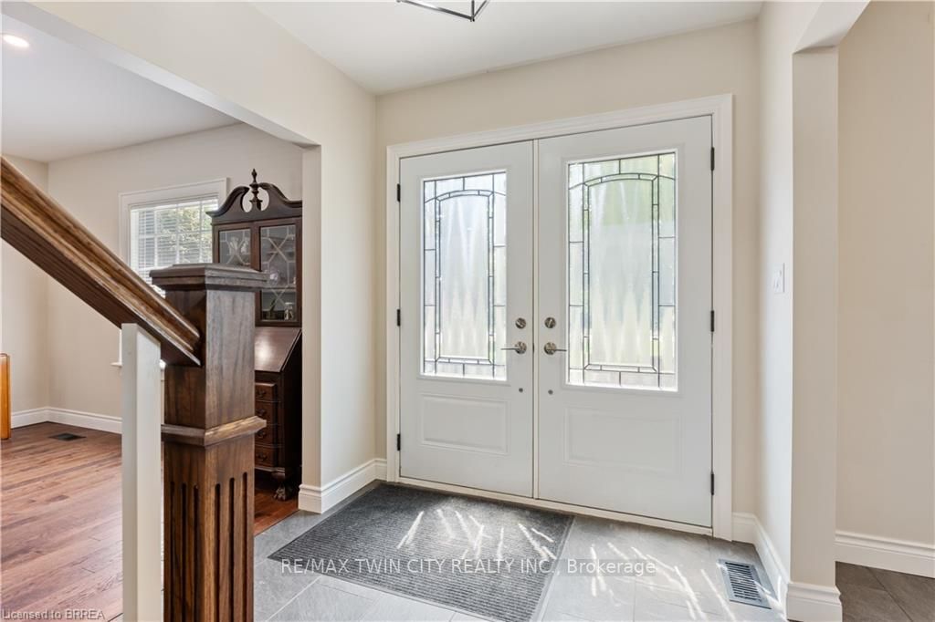 64 RIDGEWOOD Drive