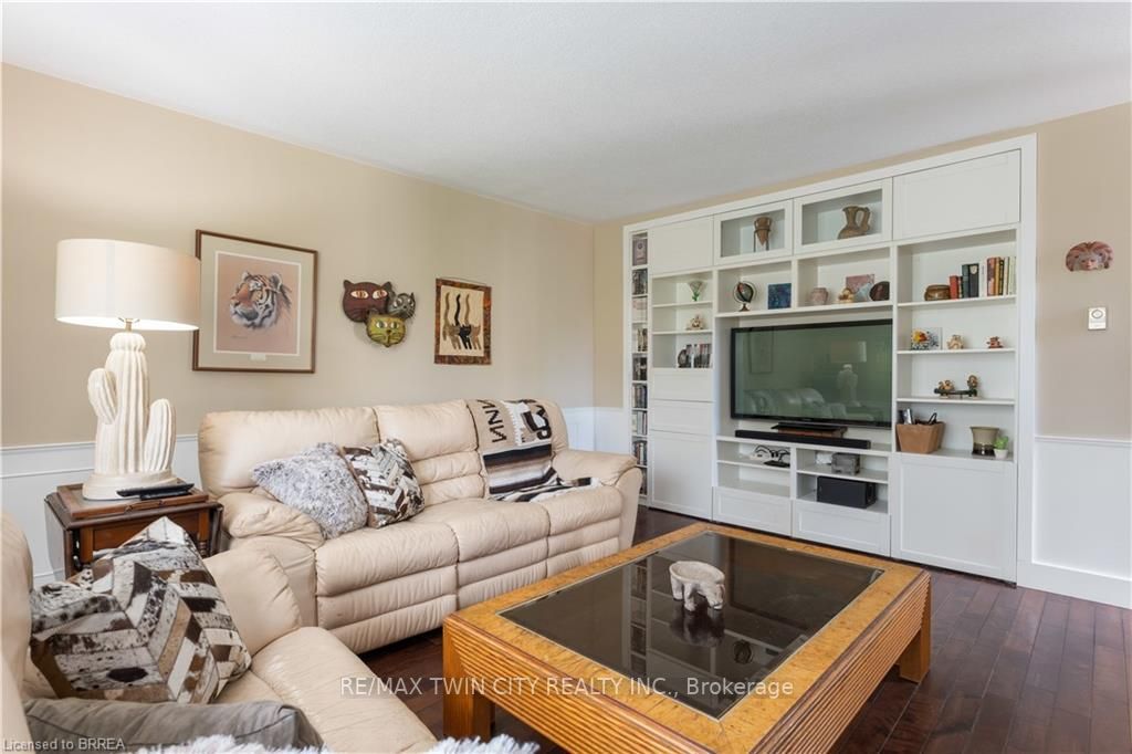64 RIDGEWOOD Drive