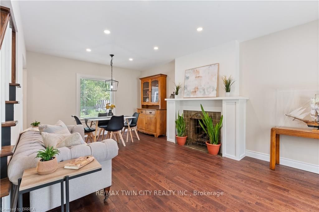 64 RIDGEWOOD Drive