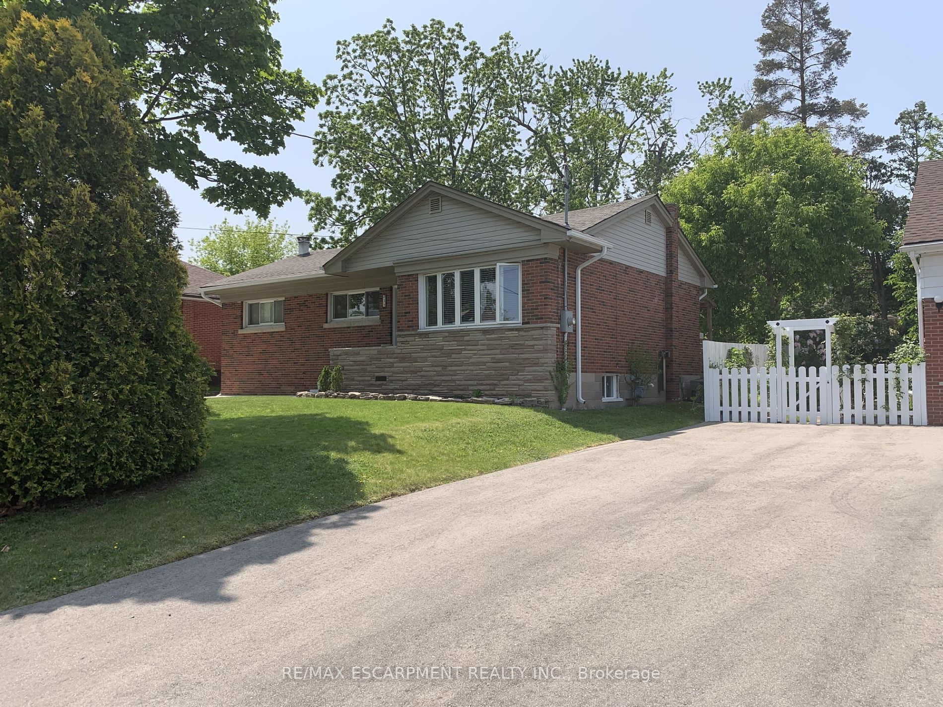 39 Bland Ave
