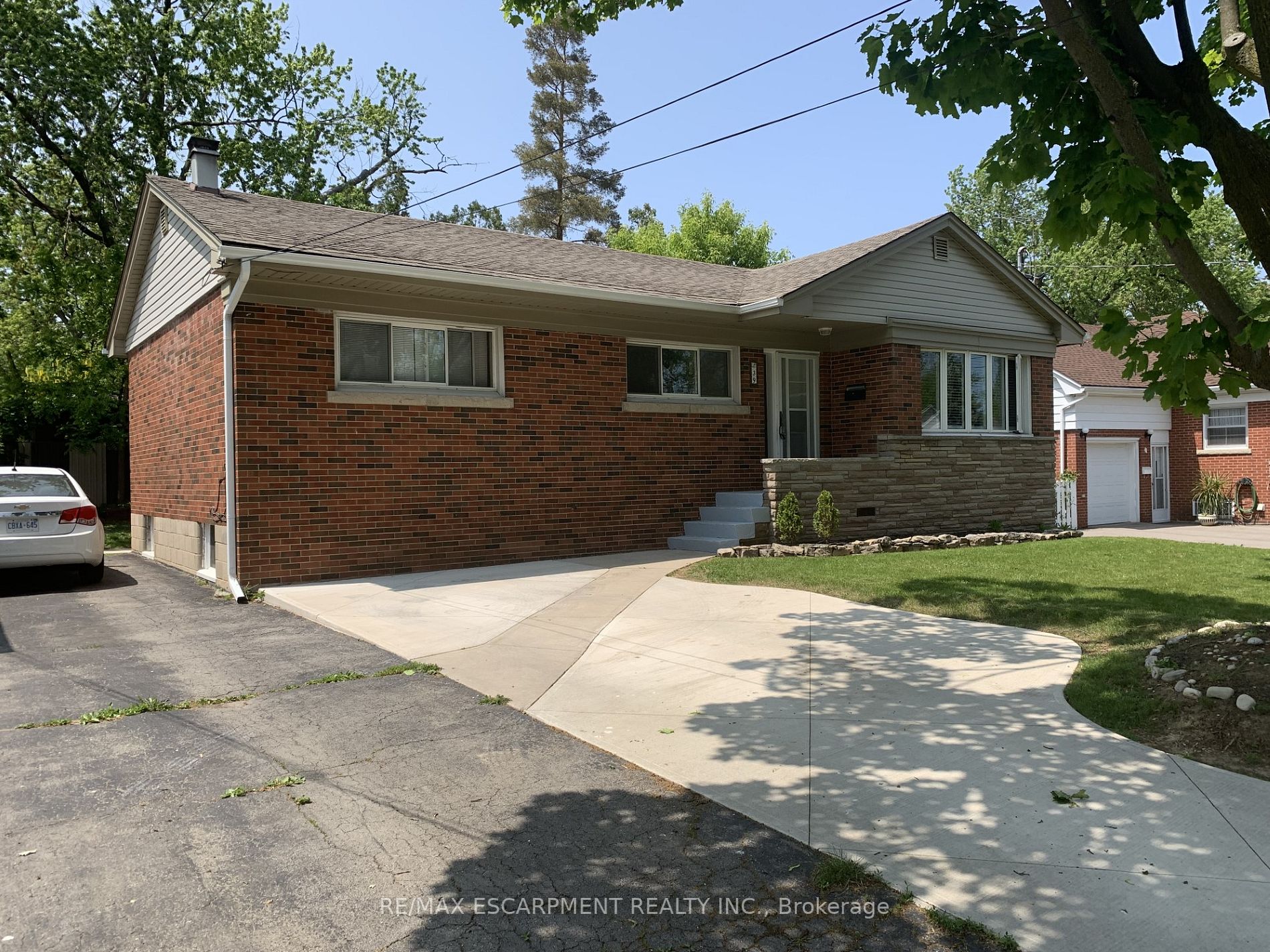 39 Bland Ave