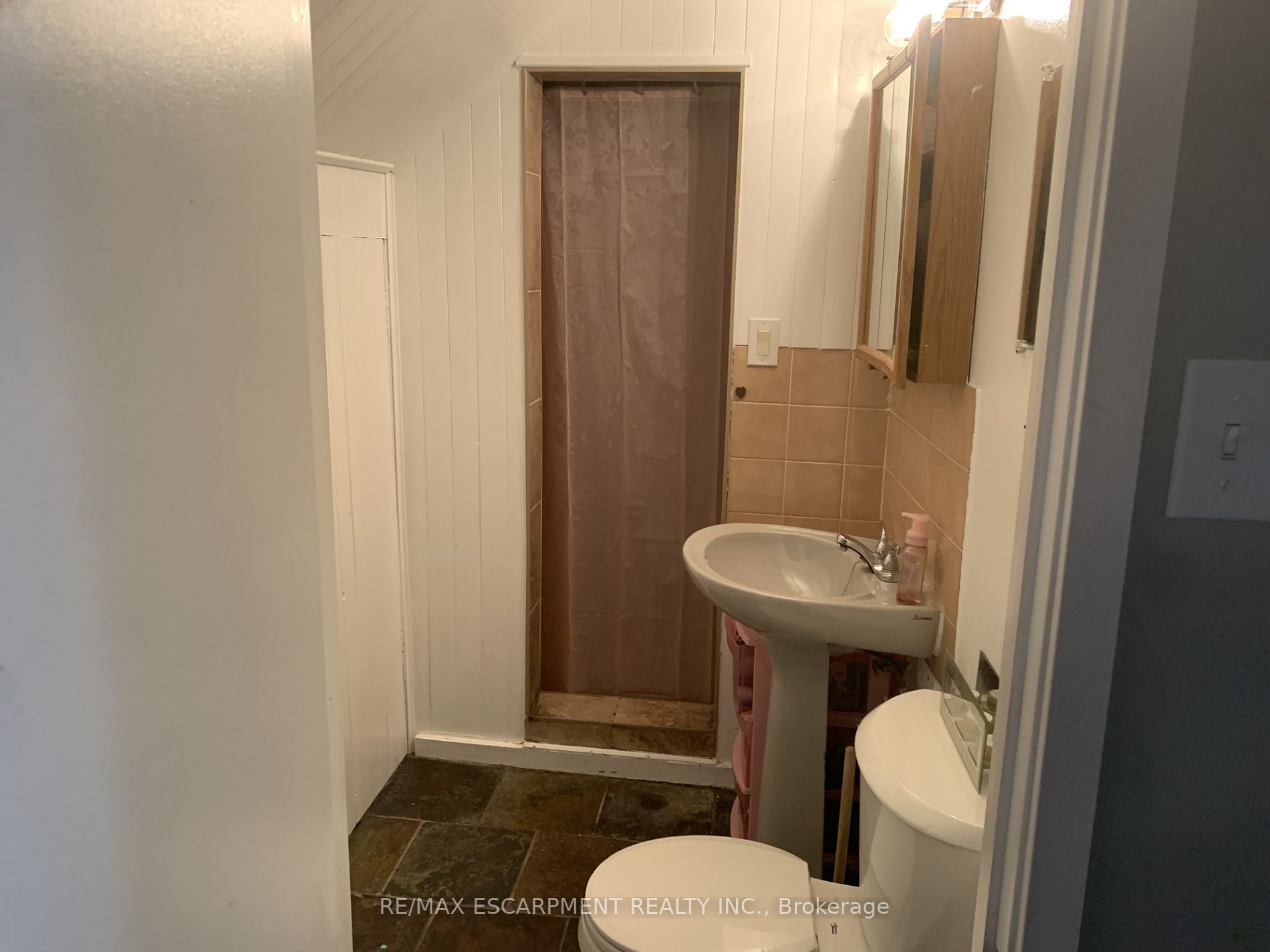 39 Bland Ave