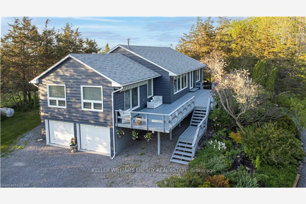 90 County Rd 13, Prince Edward County