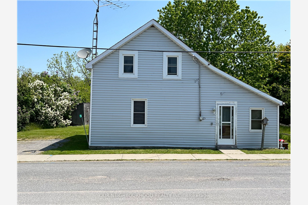 24 Wellington Ave, Prince Edward County