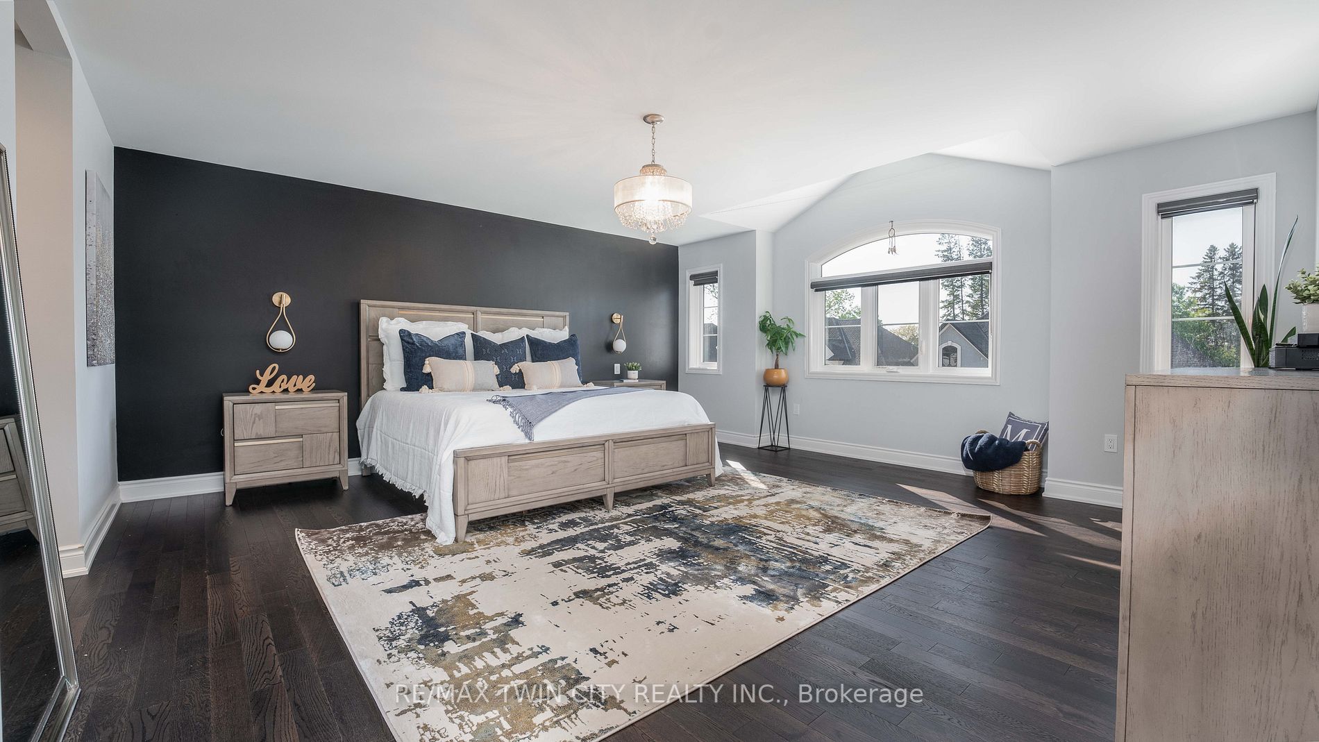 70 Cesar Place N