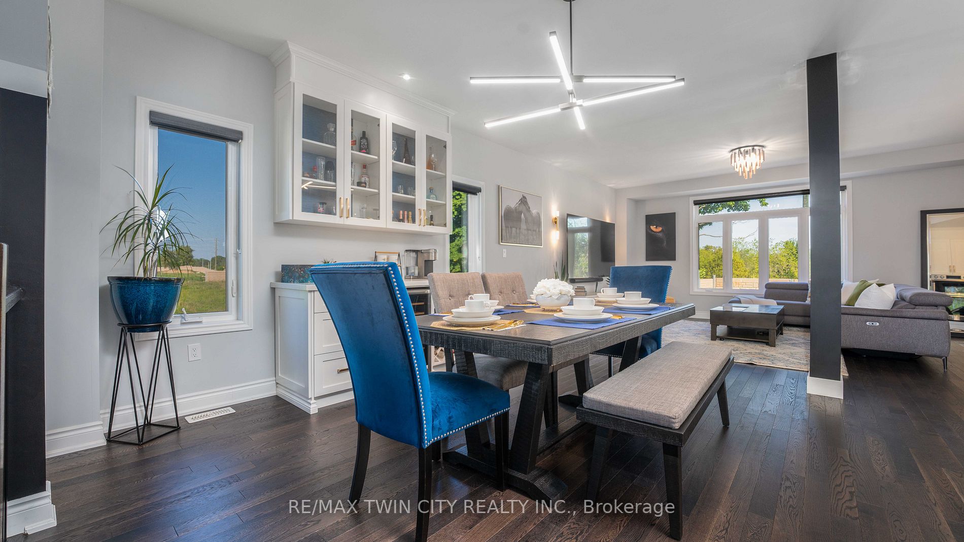70 Cesar Place N
