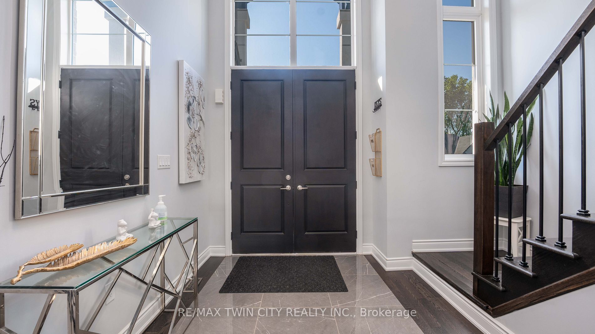 70 Cesar Place N