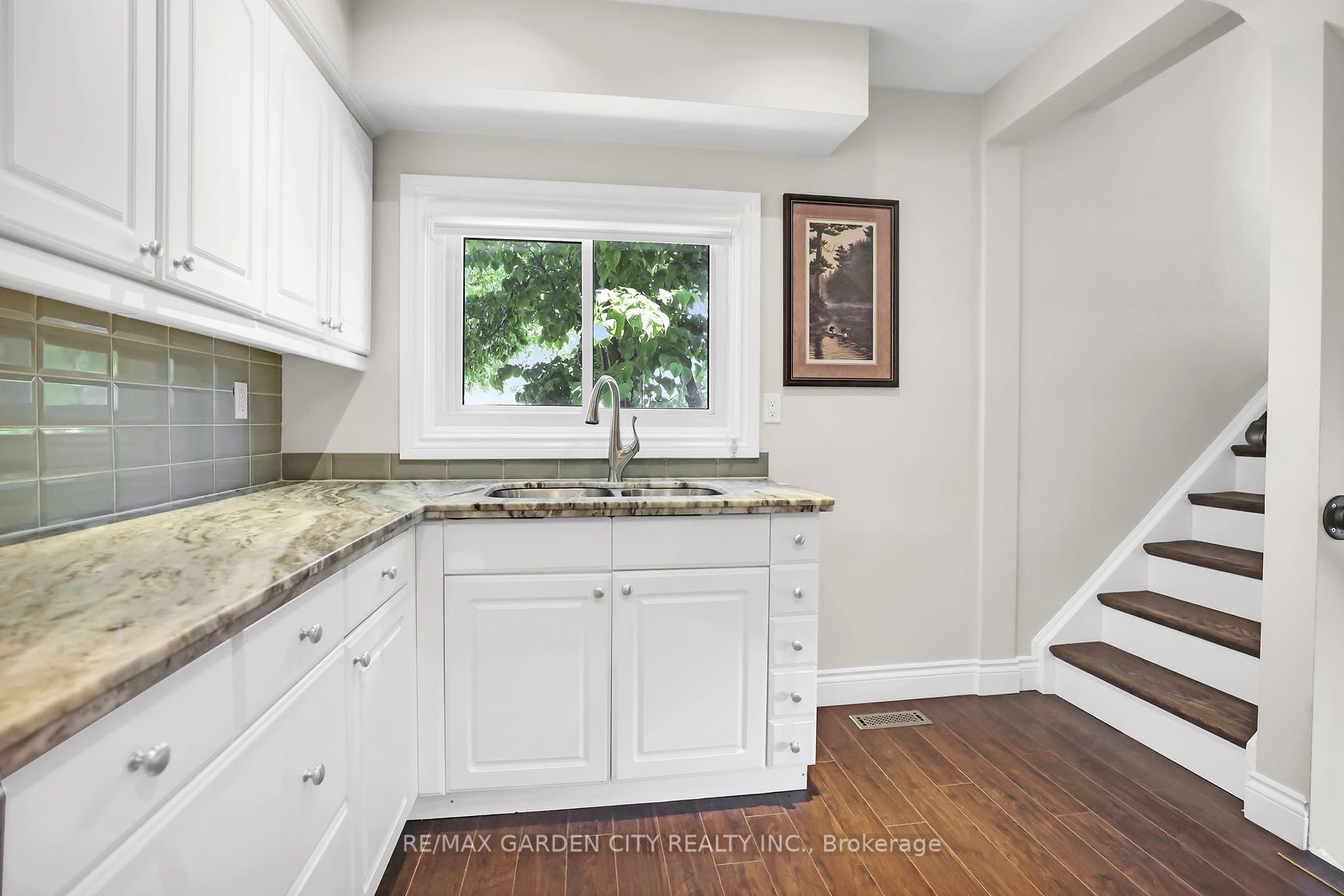 7 Viking Crt, #407
