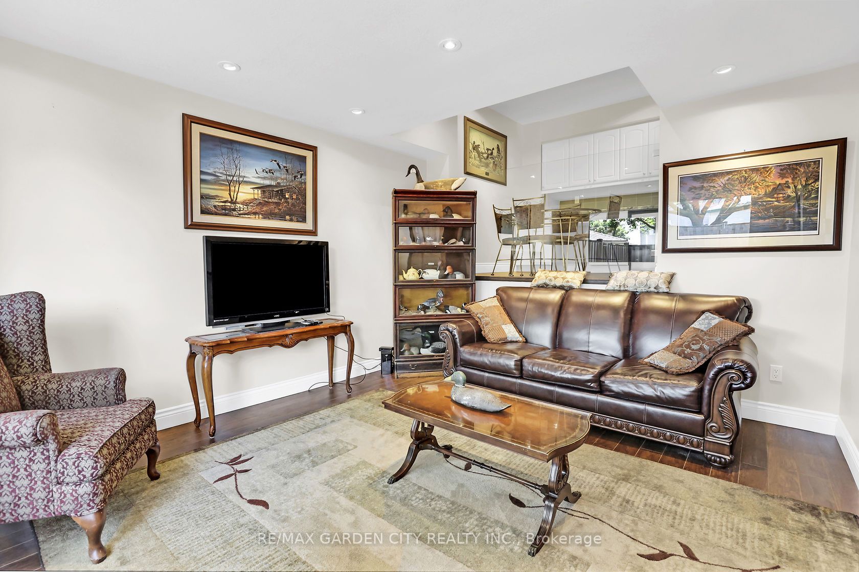 7 Viking Crt, #407
