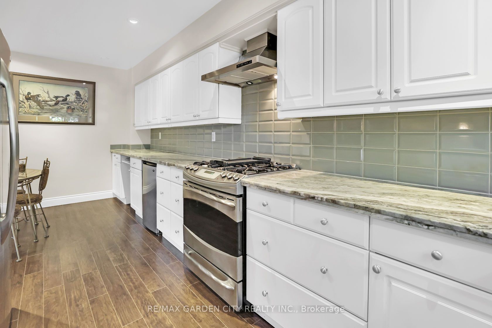 7 Viking Crt, #407