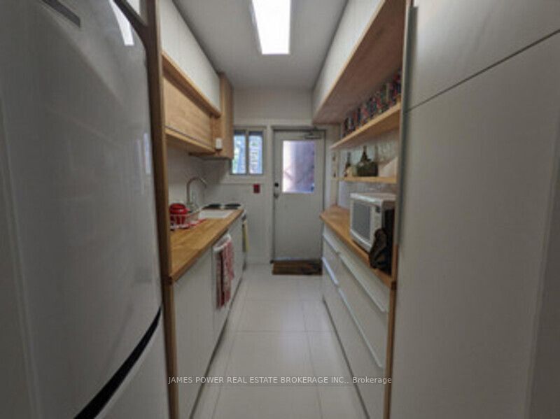4 Hyde Park Avenue, #8