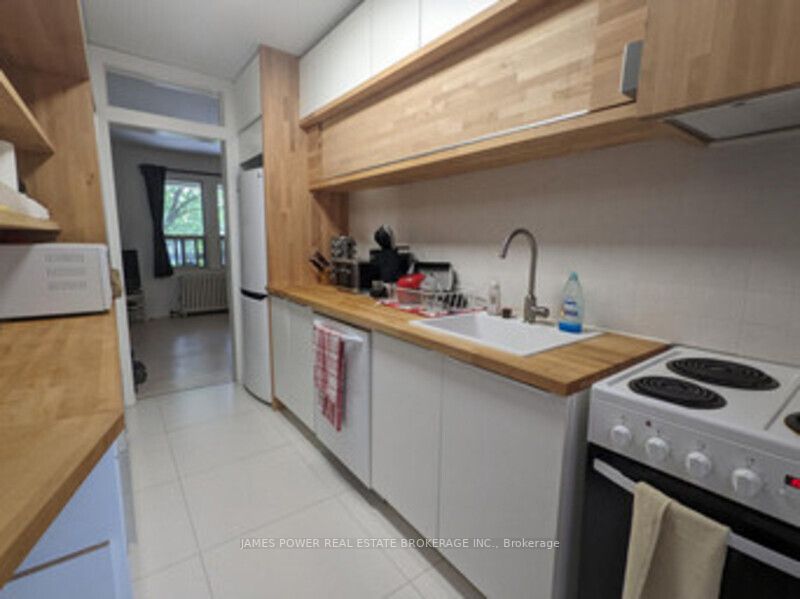 4 Hyde Park Avenue, #8