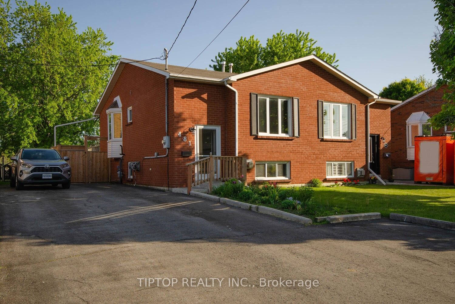 481 Burnham Manor Crt
