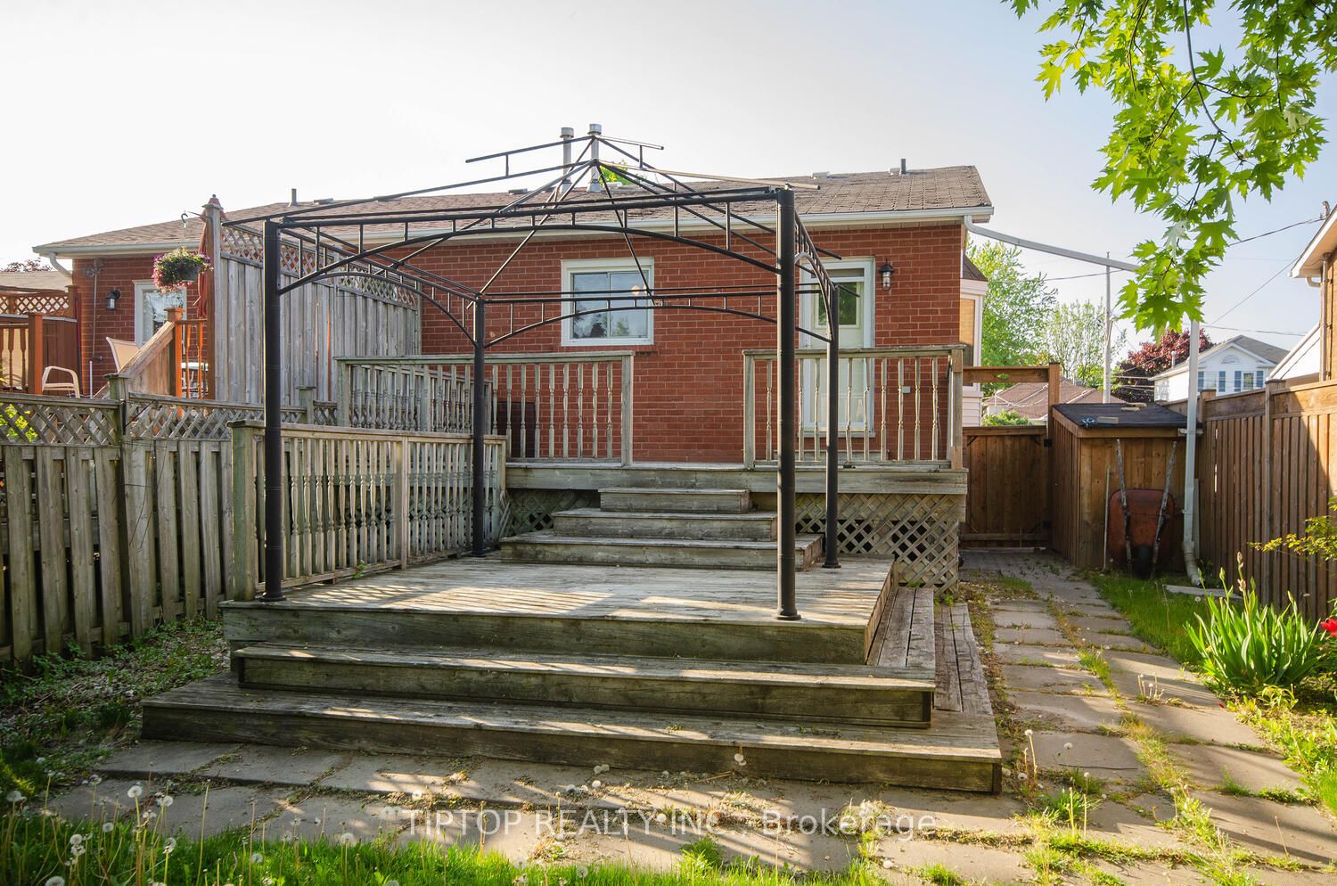 481 Burnham Manor Crt