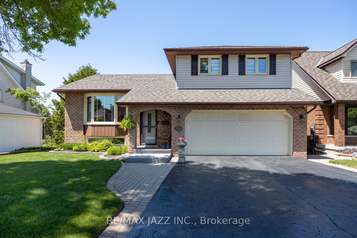 Listing X6075208 - Large Photo # 2