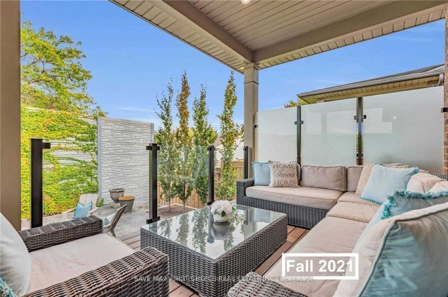 101 Lampman Dr