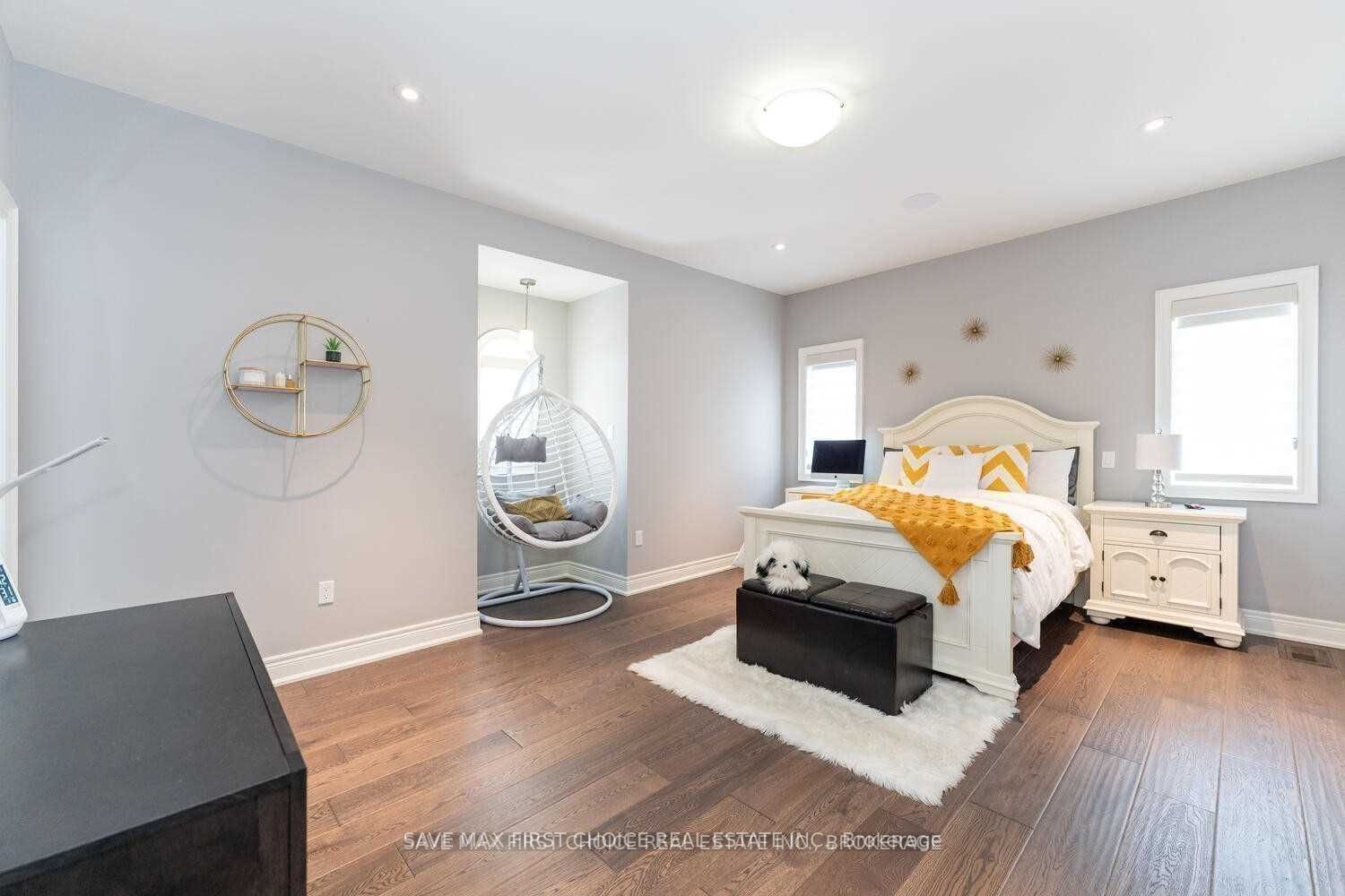 101 Lampman Dr