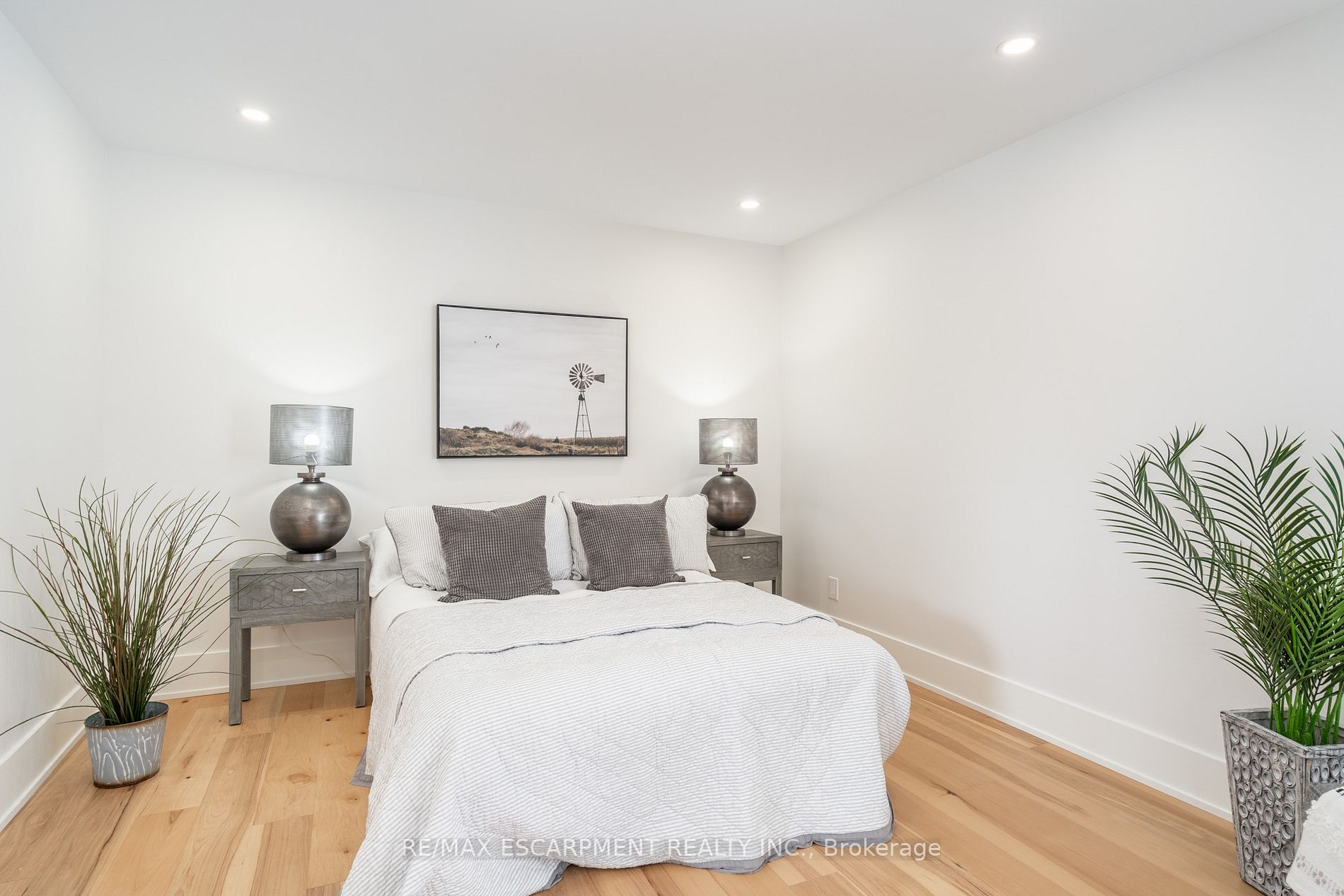 146 7th Concession Rd E