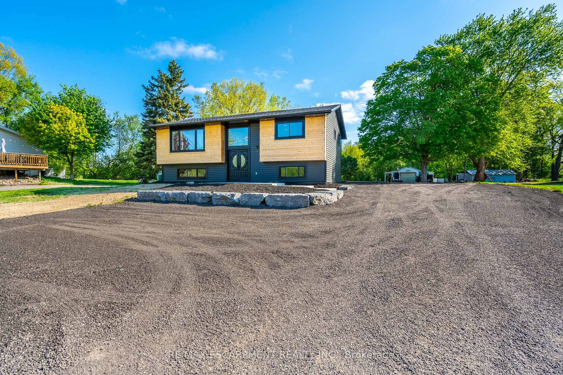 146 7th Concession Rd E