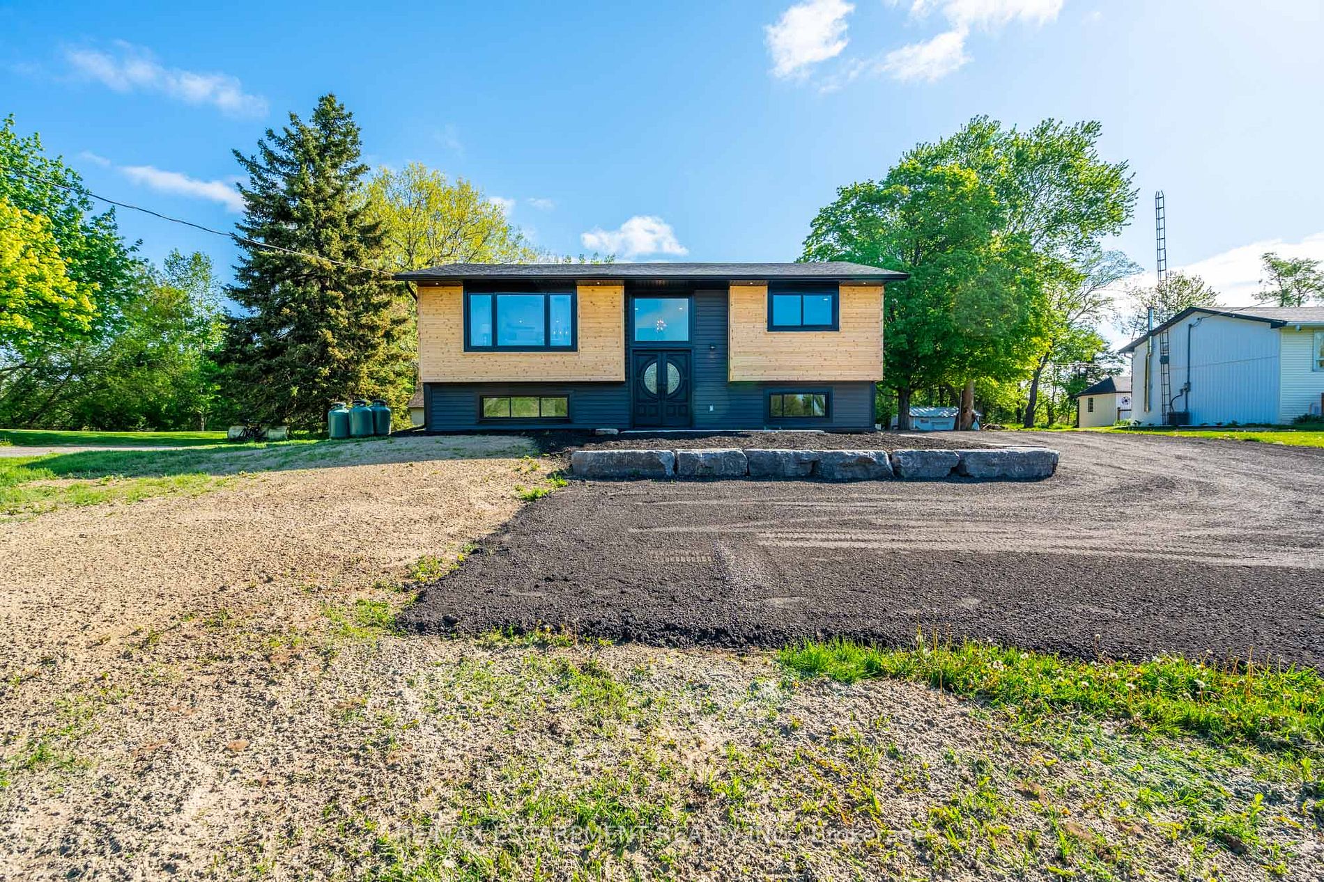 146 7th Concession Rd E