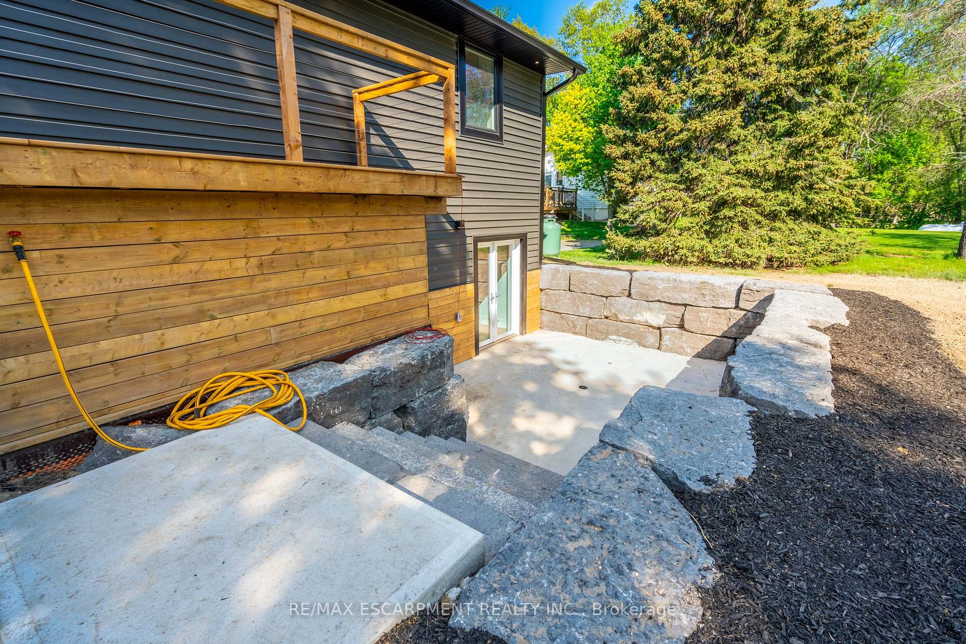146 7th Concession Rd E