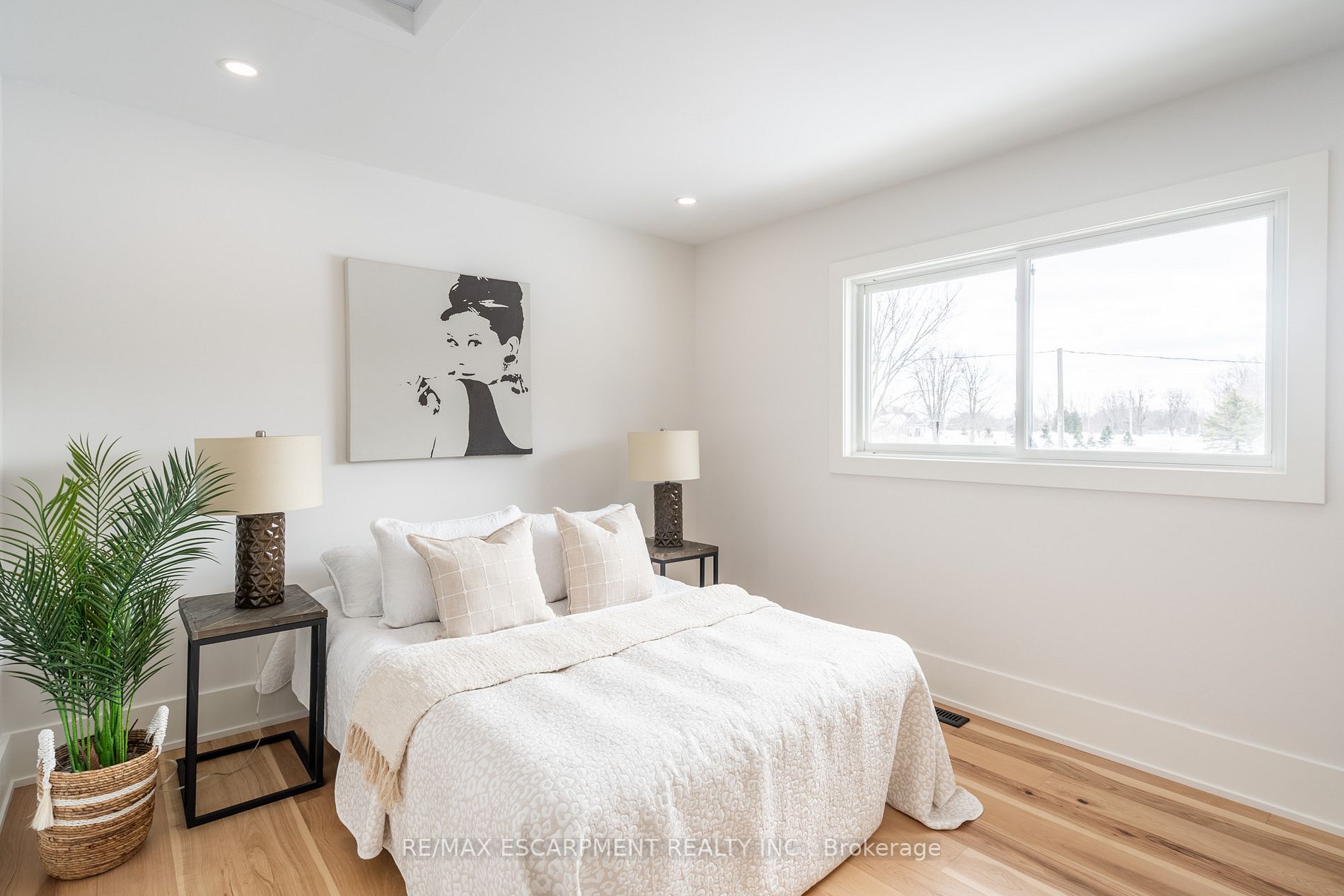 146 7th Concession Rd E
