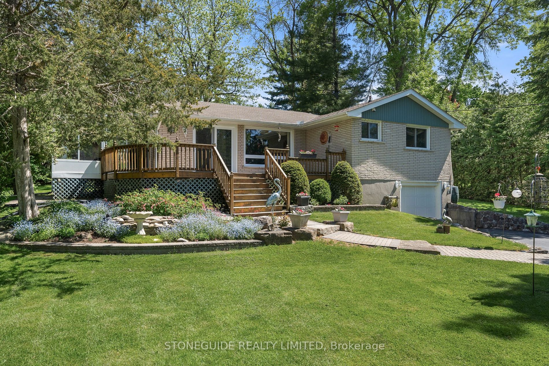 78 Lakeshore Blvd
