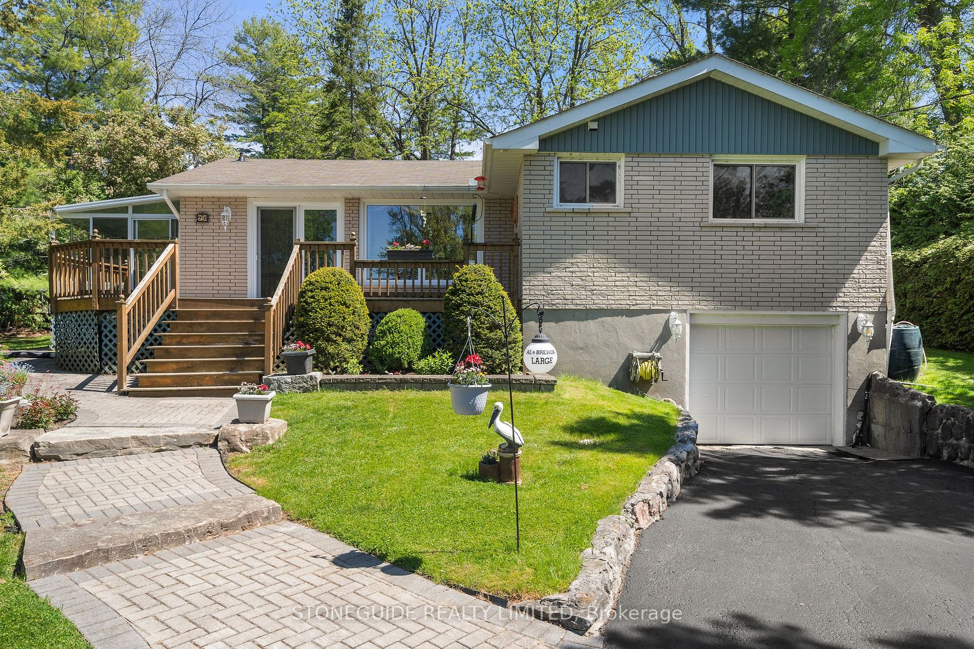 78 Lakeshore Blvd