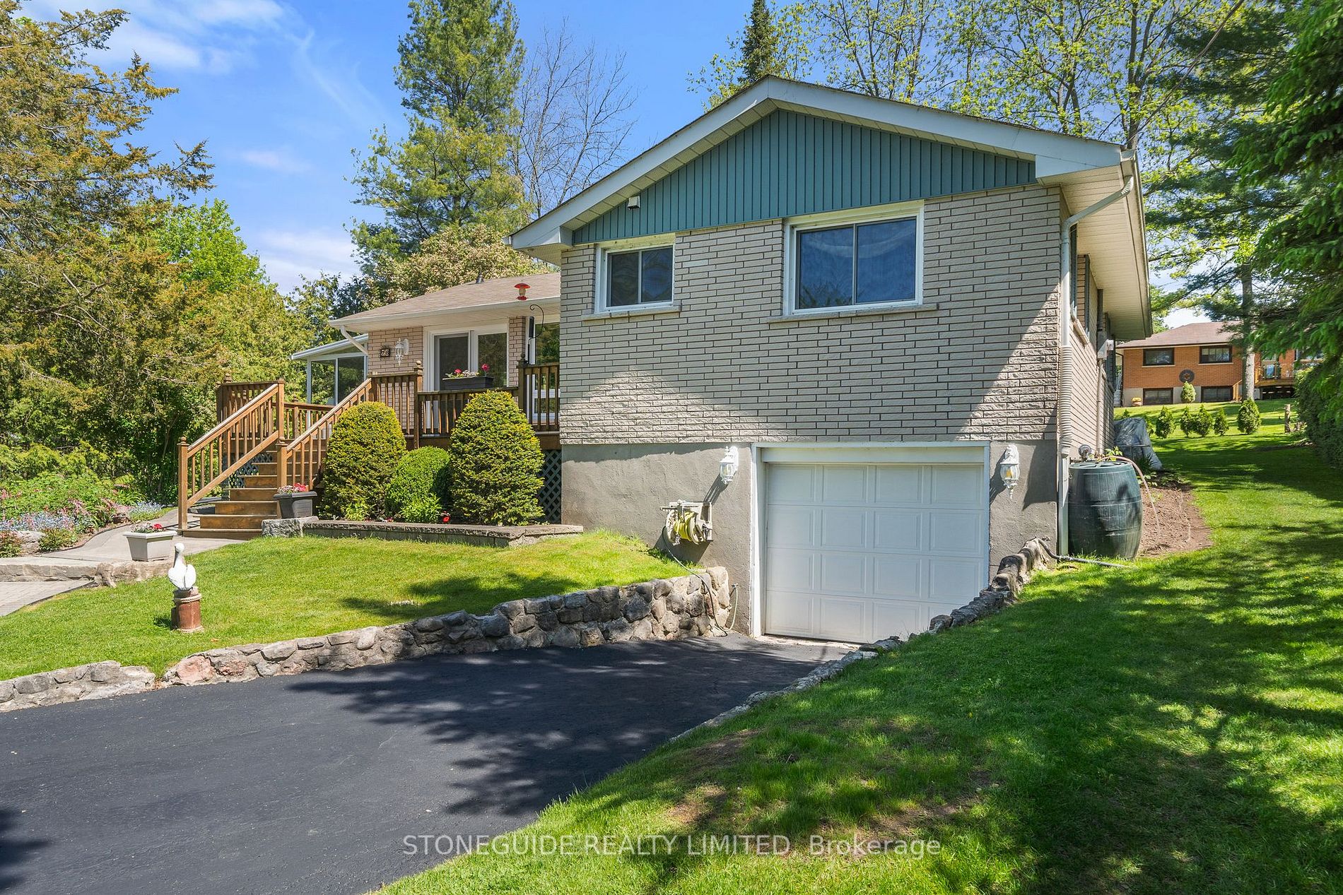 78 Lakeshore Blvd