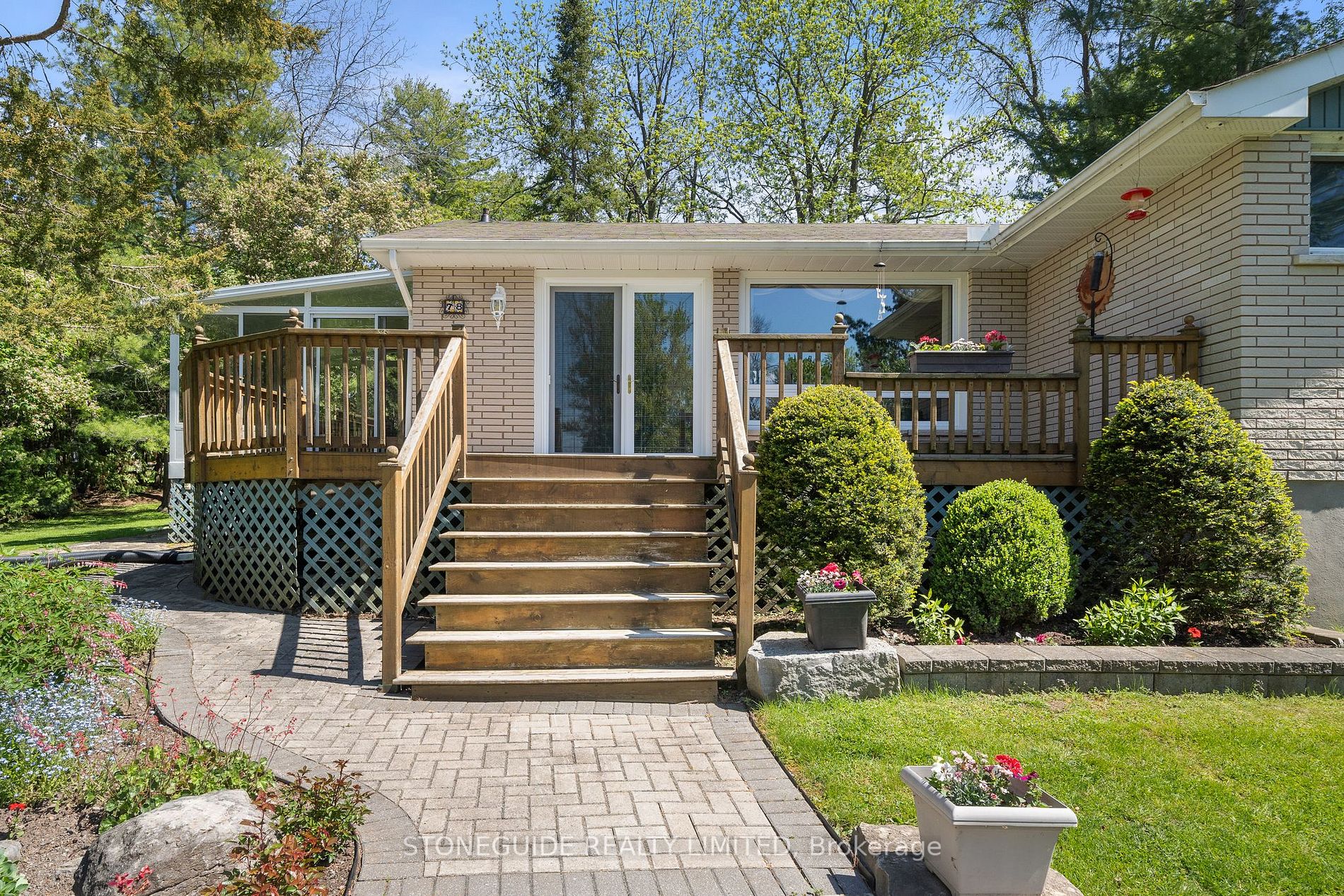 78 Lakeshore Blvd