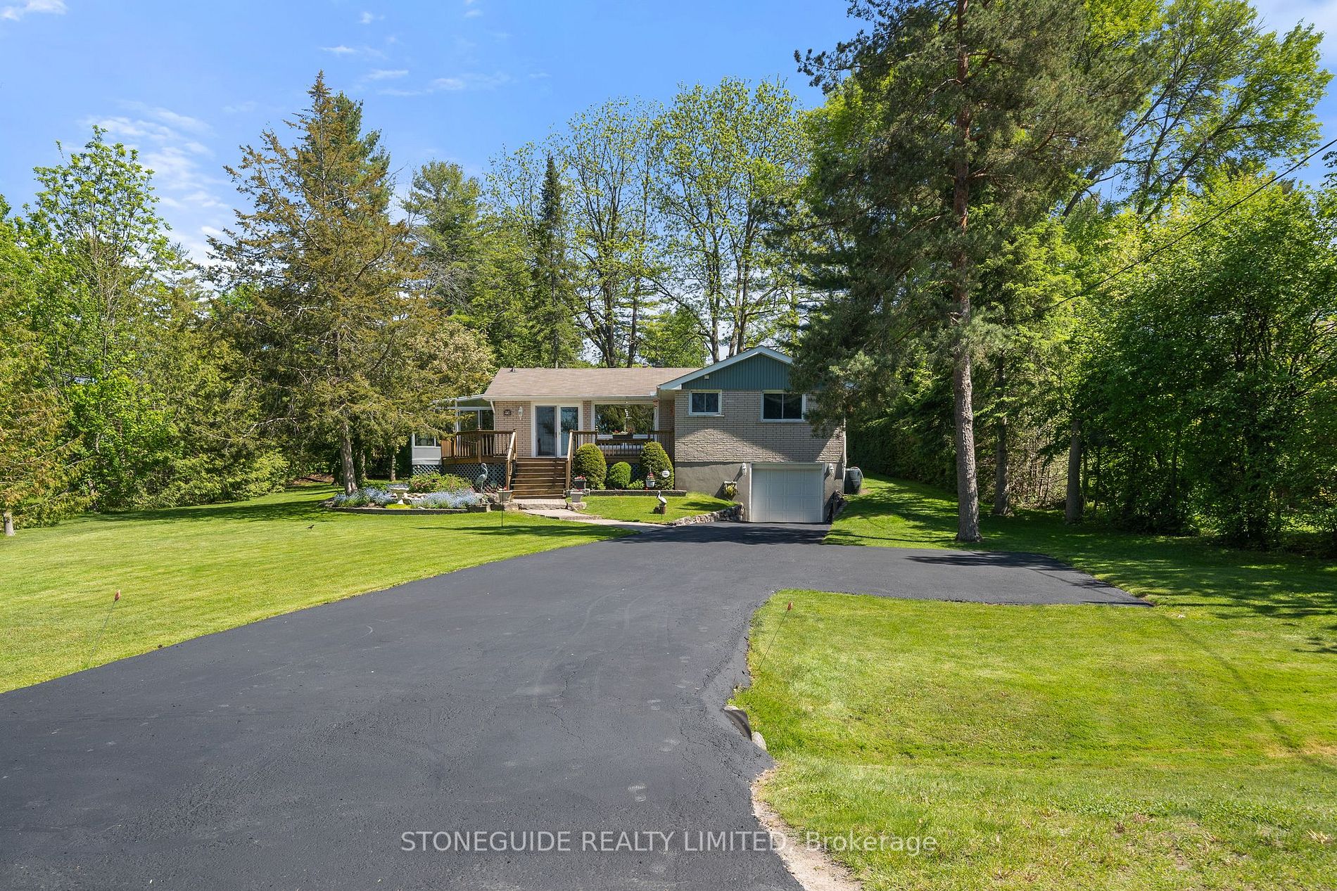 78 Lakeshore Blvd