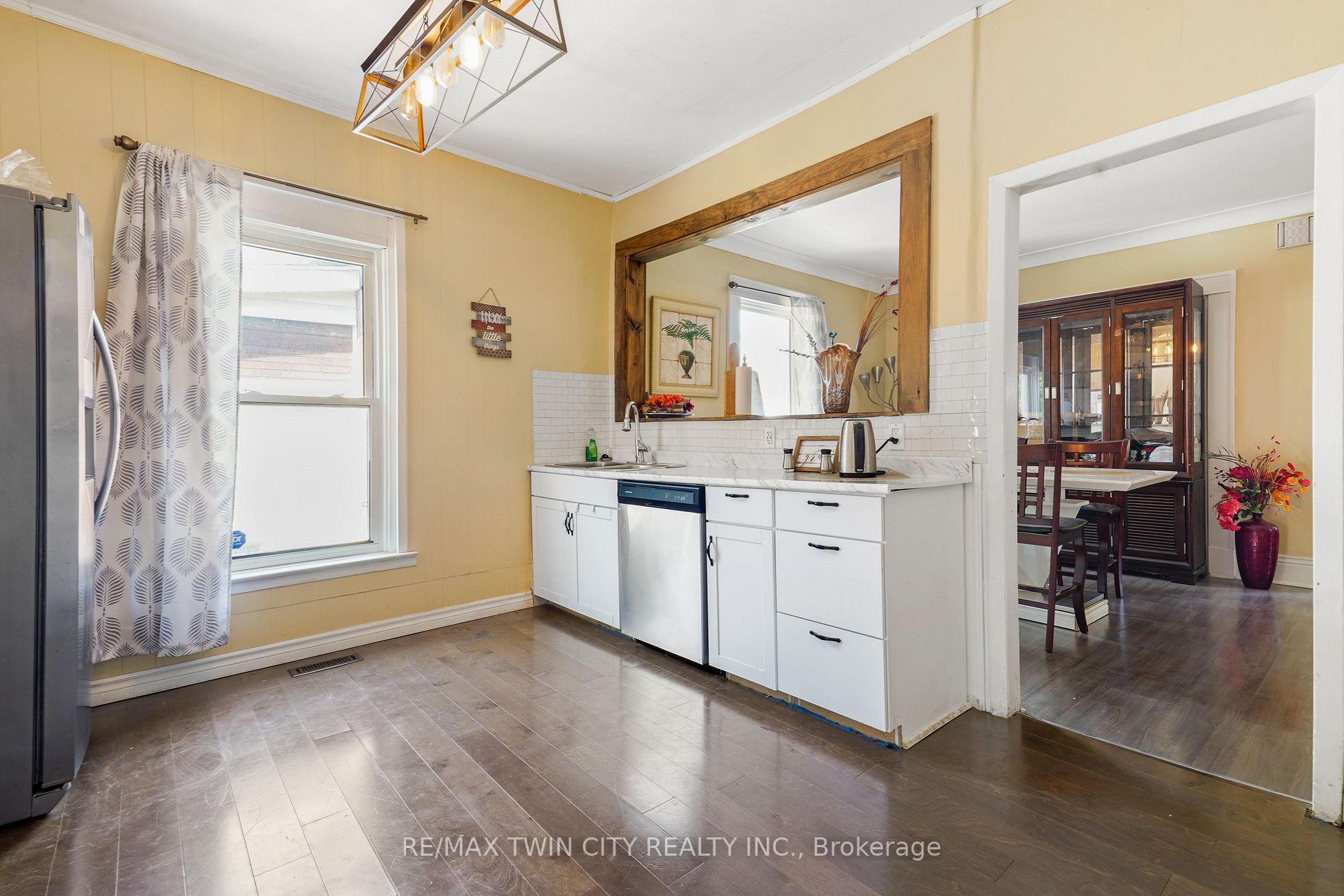 21 Elgin St