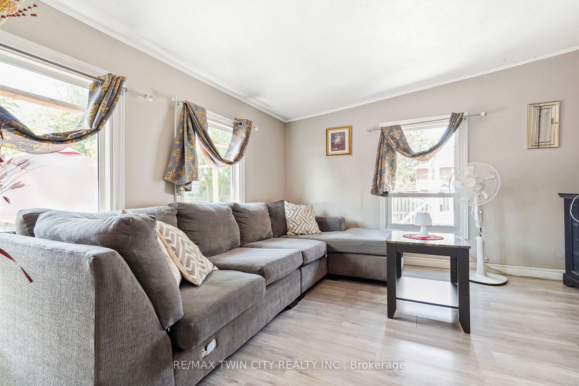 21 Elgin St