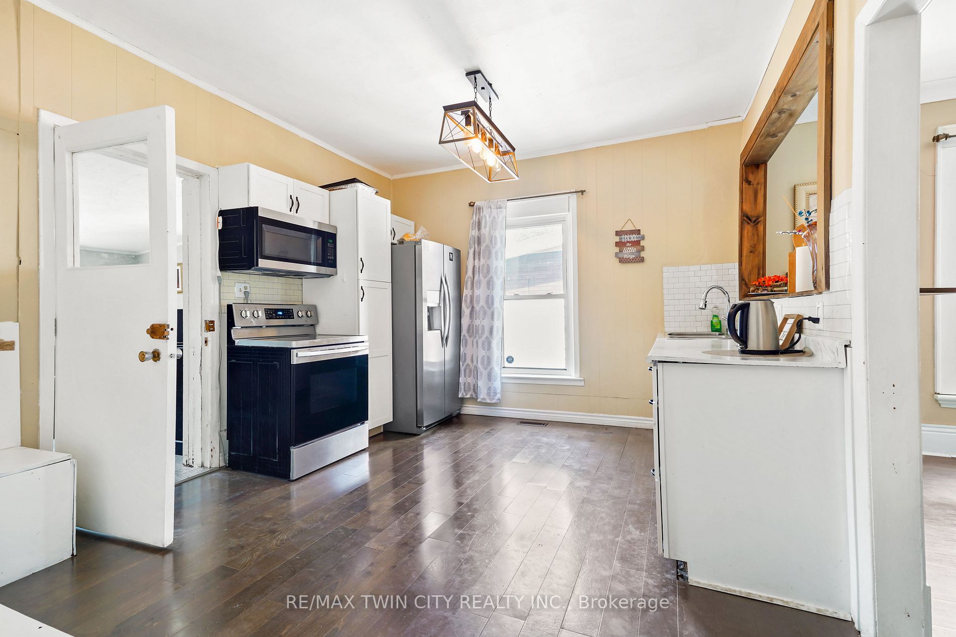 21 Elgin St