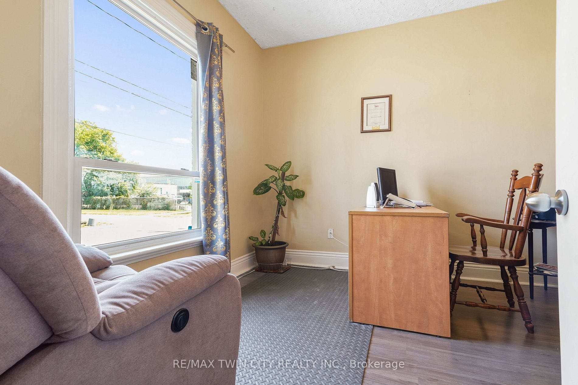 21 Elgin St
