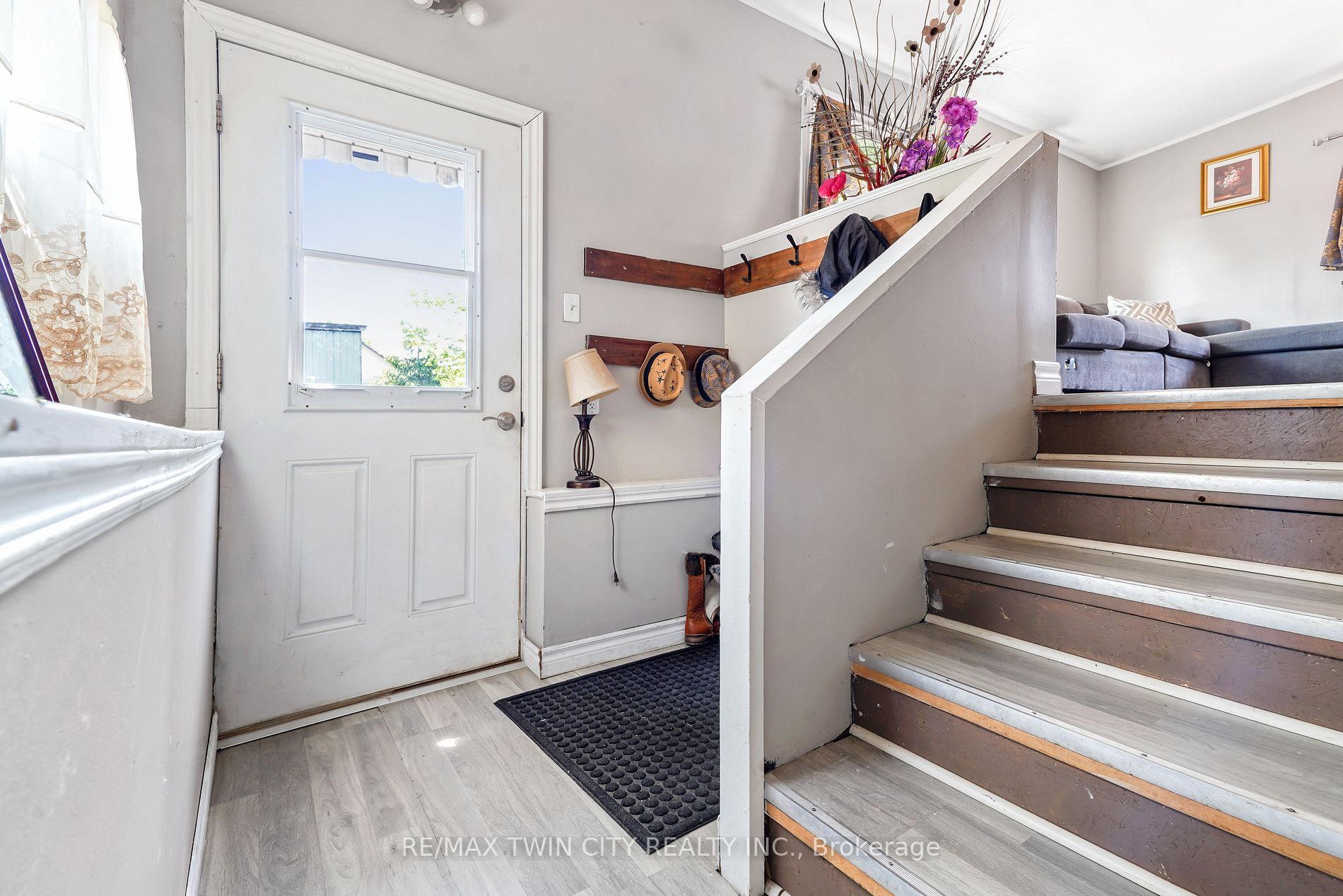 21 Elgin St